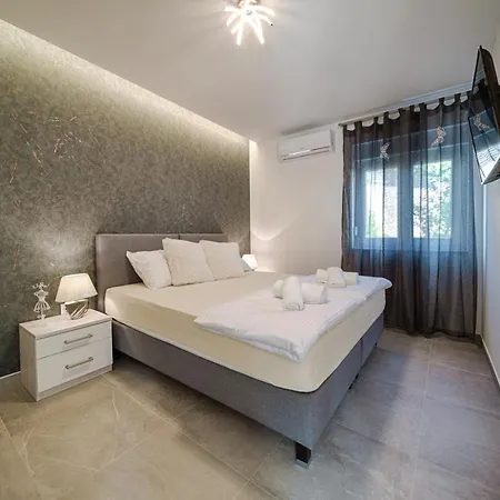 House Jolly With Private Pool Volosko