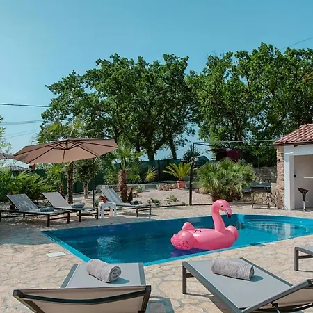 House Jolly With Private Pool *