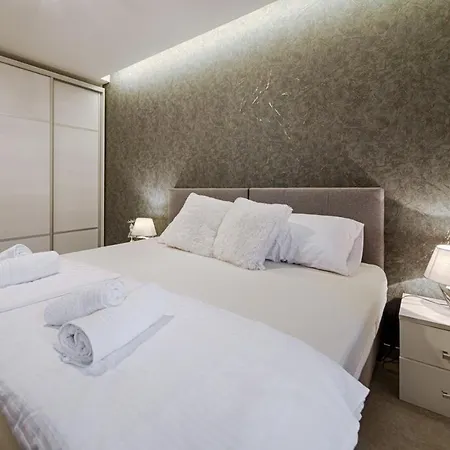 House Jolly With Private Pool * Volosko